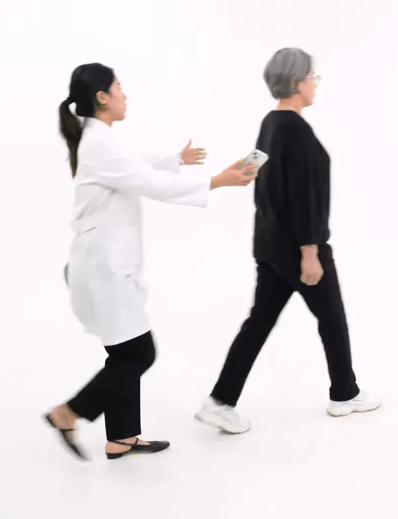 SPPB 보행속도 검사: 4m 코스를 평소 속도로 걷는 대상자.